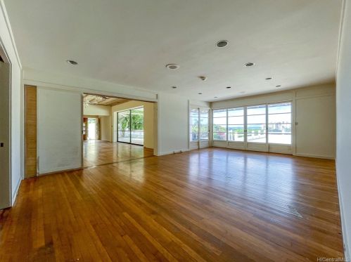 3715 Diamond Head Cir, Honolulu HI  96815-4424 exterior