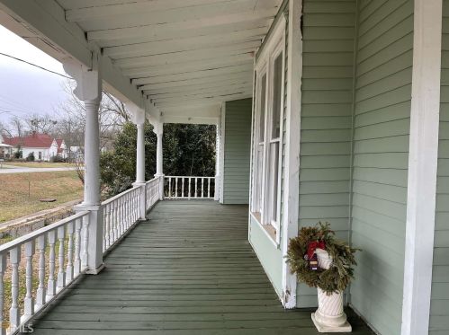 64 South Ave, Comer, GA 30629-3709