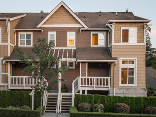 2325 Park Dr, Bellevue, WA 98029-7401