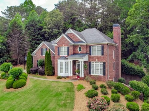 2043 Fairway Crossing Dr, Holly Springs, GA 30188-3520