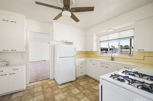 460 Cambridge St, Orange CA  92866-1150 exterior