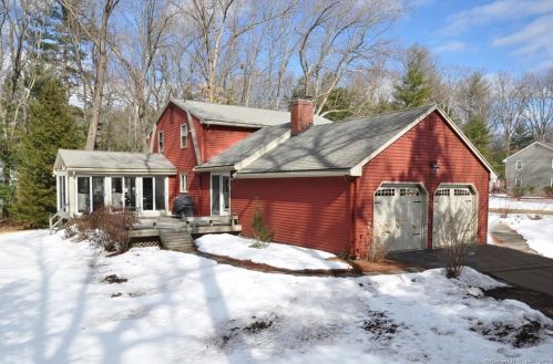 70 Shelley Dr, Granby, CT 06035-2619
