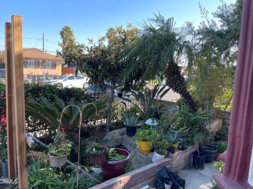 145 Roosevelt Ave, Oxnard, CA 93030-5421