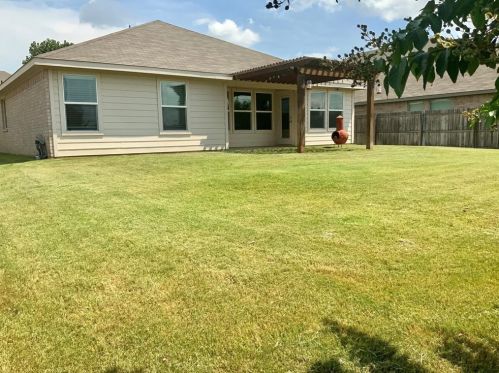 409 Roundrock Ln, Fort Worth, TX 76140-6548