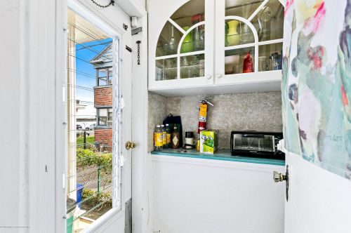 3 Deal Lk Ct, Tinton Falls NJ 07712-5116 exterior