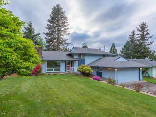 845 Cascade Ct, Damascus, OR 97030