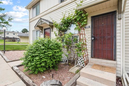 17681 Loyola Dr, Aurora, CO 80013-3126