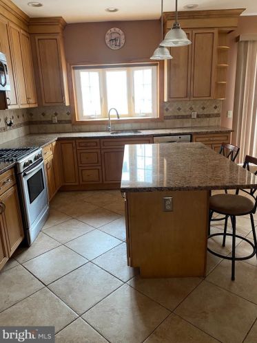 2817 13 St, Philadelphia PA  19133-1208 exterior