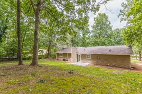 3962 Woodland Cir, Conyers GA  30013-3057 exterior