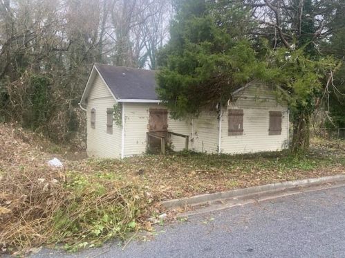 480 Elmwood Rd, Atlanta, GA 30318-8104