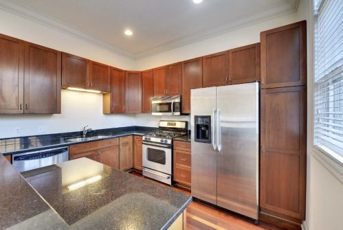 827 Thornton St, Minneapolis, MN 55414-3607