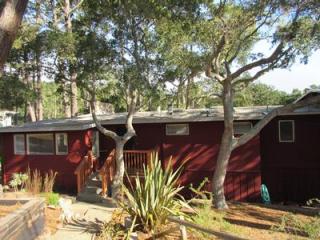 38 Cuesta Vis Dr, Monterey CA  93940-4306 exterior