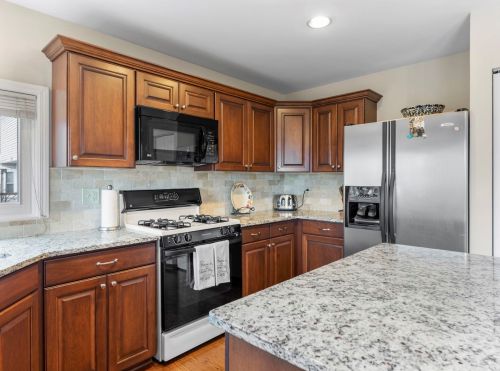 1273 Country Gln Ln, Carol Stream IL  60188-2931 exterior