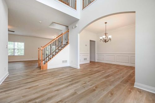 220 Brookwood Dr, Carrollton, GA 30117-4830