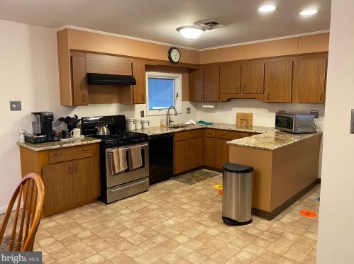 203 Warren St, Beverly, NJ 08010-1428