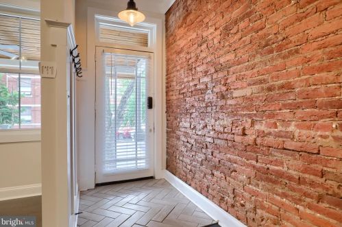 524 Orange St, Lancaster PA  17603-3665 exterior