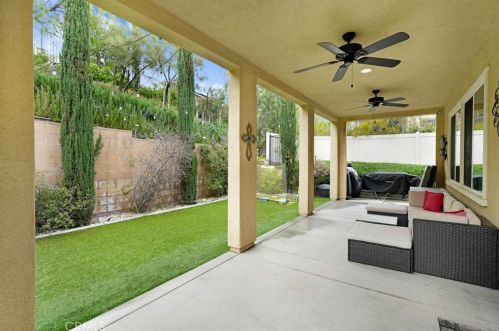 44260 Nighthawk Pass, Temecula CA  92592-1388 exterior