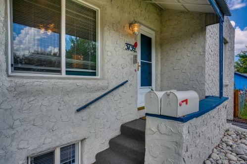 3739 Logan St, Englewood, CO 80113-3760