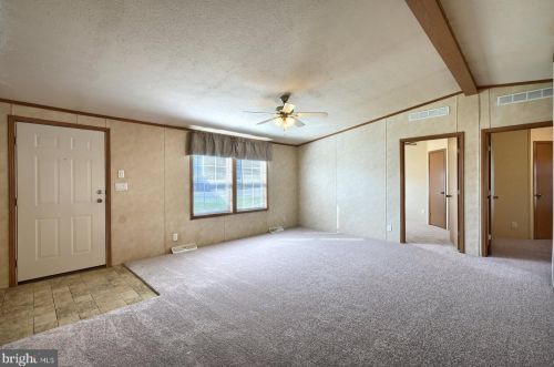 104 Dovefield Dr, Lancaster PA  exterior