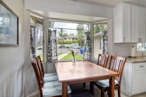 237 Ardys Pl, Vista CA  92084-5118 exterior