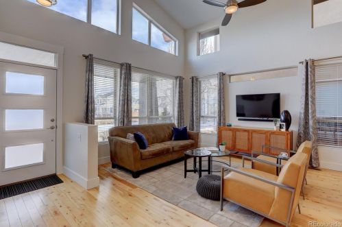 3269 Spruce St, Denver, CO 80238-3516