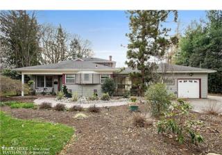 124 Hillside Ave, Metuchen, NJ 08840-1935
