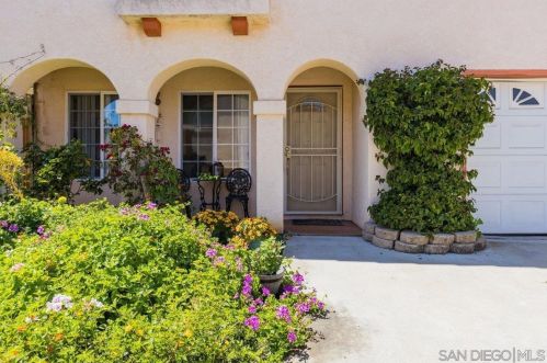 86 Las Flores Dr, Chula Vista CA  91910-1966 exterior