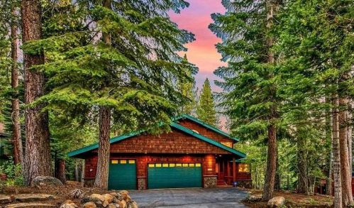 11114 Mougle Ln, Truckee CA  96161-6105 exterior