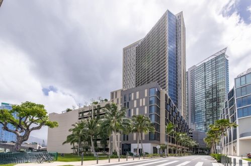 987 Queen St, Honolulu HI  96814-4118 exterior