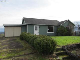 196 Applegate Ave, Yoncalla, OR 97499-7506