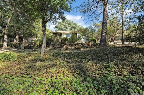 17372 Meadow View Dr, Middletown, CA 95467-8090
