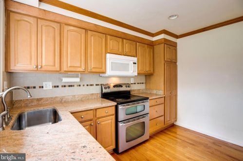 7321 Lamar Dr, Springfield VA  exterior