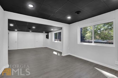 3007 Dogwood Dr, Atlanta GA  30344-3905 exterior