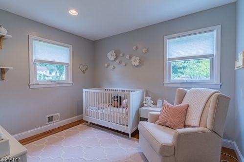 28 Windsor Ave, Dover NJ  07869-1364 exterior