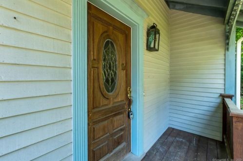 9 Blue Mountain Rdg, Norwalk, CT 06851-2901