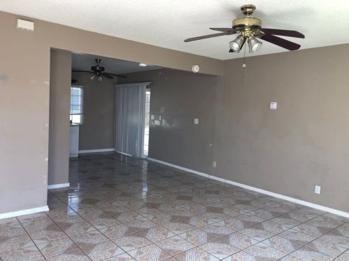 836 Zeyn St, Anaheim CA  92805-1841 exterior