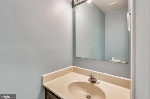 145 Kinsman View Cir, Silver Spring MD 20901-1600 exterior