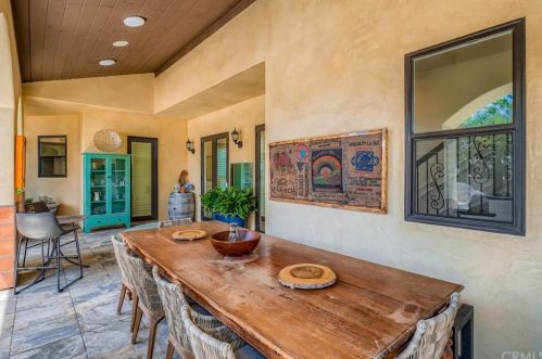 1814 Main St, Huntington Beach CA  92648-2725 exterior