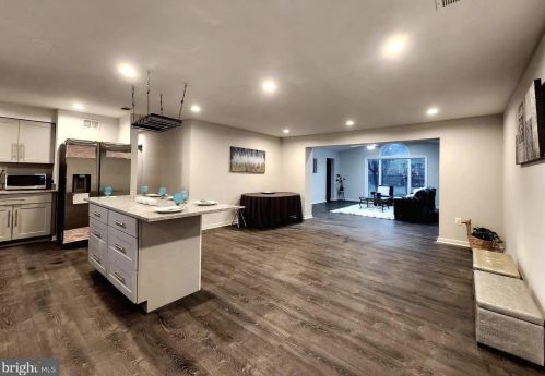 7109 Lamar Dr, Springfield VA  22150-3127 exterior