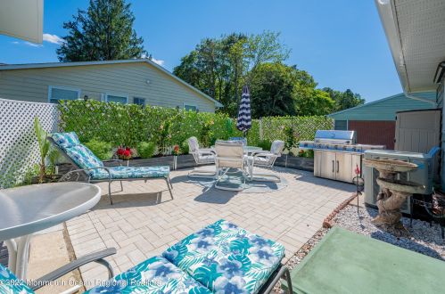 8 Monmouth Ln, Lakehurst NJ  08759-1742 exterior