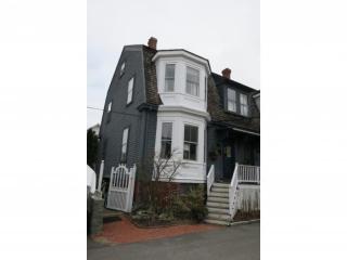 61 Manning St, Portsmouth, NH 03801-4615