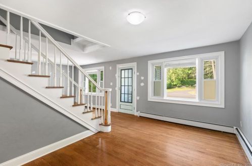 160 River Rd, Huntington CT  06484-4444 exterior