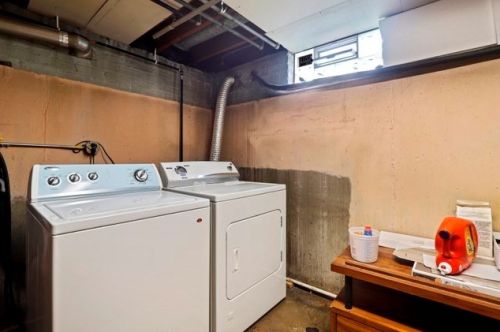 8749 Merrill St, Niles IL  60714-1922 exterior