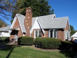 304 Main St, Casey, IL 62420-1619