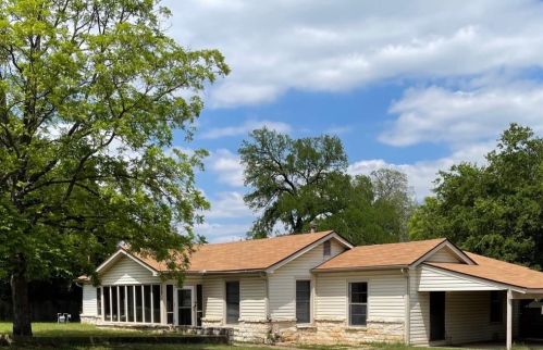 1028 Tyra Ln, Fort Worth, TX 76114-2772