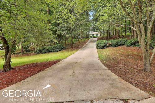 128 Legacy Ln, Newnan, GA 30265-1956