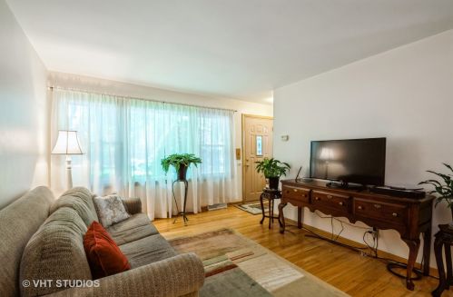 5360 Lynch Ave, Chicago, IL 60630-1443