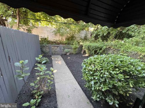 4950 19th St, Philadelphia PA  19112-0017 exterior