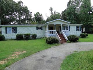 6845 Pea Ridge Rd, Gainesville, GA 30506-6131