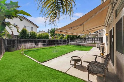 1527 Prestwick Dr, Riverside CA  92507-8448 exterior